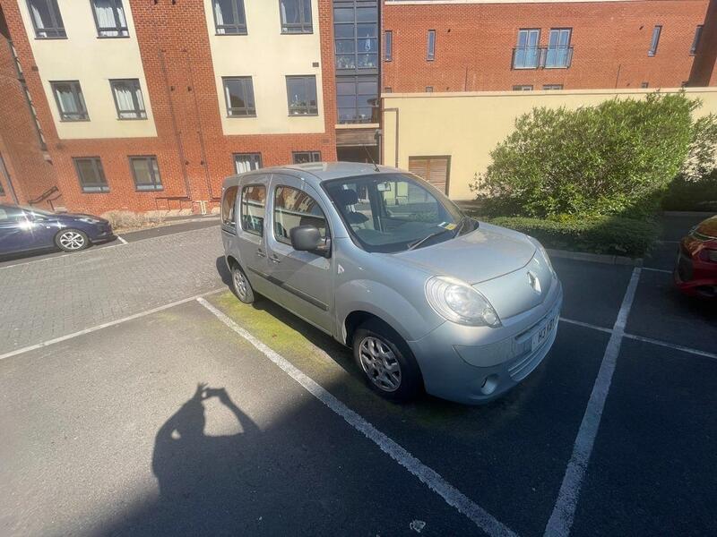 RENAULT Kangoo 2010 RENAULT KANGOO 1.5 dCi 86 I-Music **JUST 78,000 MILES** FSH