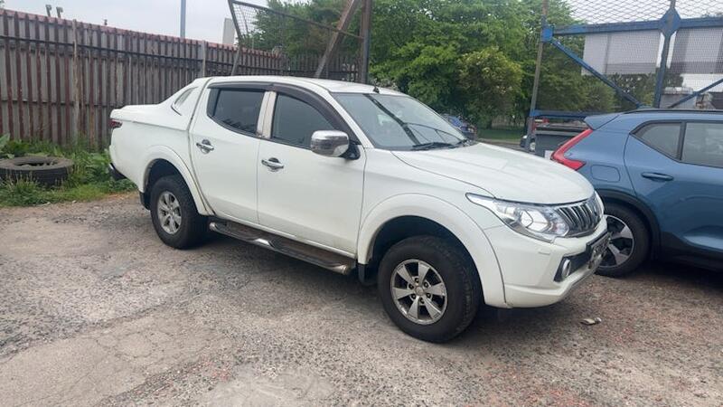 MITSUBISHI L200 2016 MITSUBISHI L200 2.5 DI-D DC BARBARIAN AUTO *127,000 MILES* FSH NO VAT