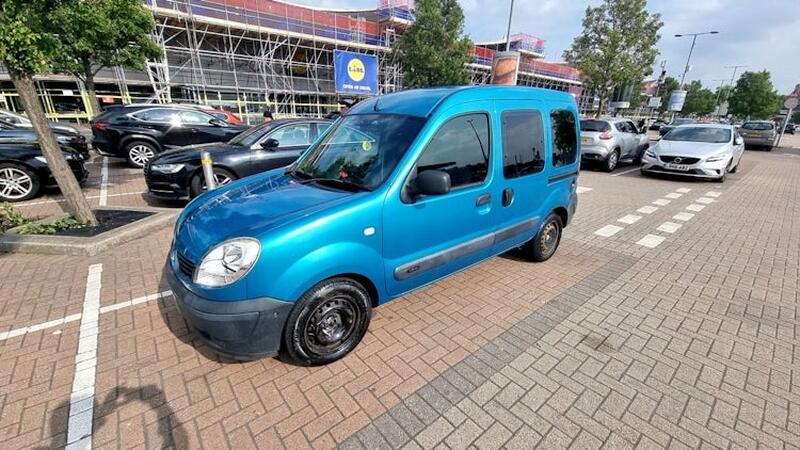 RENAULT Kangoo 2009 RENAULT KANGOO 1.6 AUTHENTIQUE AUTO **JUST 49,000 MILES** FSH LEZ FREE